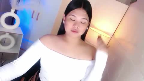 Y O U R        F U T U R E       K A Y L E E  online show from 03-18-26, 06:11