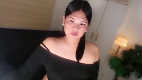 Snapshot of kayleepinay chatting on 06-08-26, 02:17 Y O U R F U T U R E K A Y L E E online show from 06-08-26, 02:17