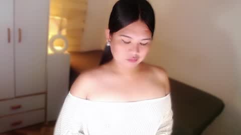 Snapshot of kayleepinay chatting on 06-15-26, 01:08 Y O U R F U T U R E K A Y L E E online show from 06-15-26, 01:08