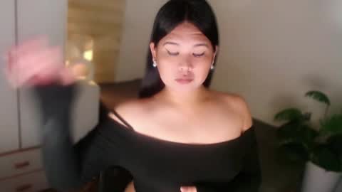 Snapshot of kayleepinay chatting on 06-18-26, 03:38 Y O U R F U T U R E K A Y L E E online show from 06-18-26, 03:38