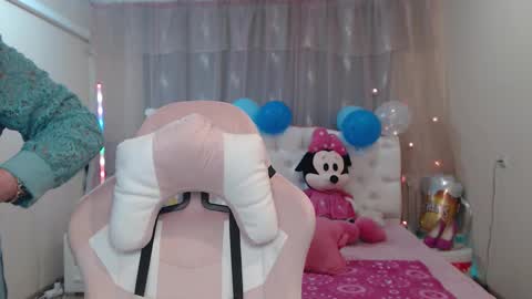 kaylesmoll online show from 09-19-25, 06:30