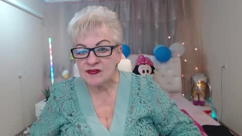 kaylesmoll online show from 10-08-25, 06:38