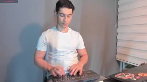 Kayn online show from 12-23-25, 01:58