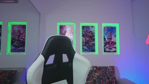 Snapshot of kayraowen chatting on 09-29-25, 11:37 Kayra online show from 09-29-25, 11:37