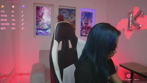 Snapshot of kayraowen chatting on 10-23-25, 11:42 Kayra online show from 10-23-25, 11:42