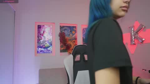 Snapshot of kayraowen chatting on 10-27-25, 12:09 Kayra online show from 10-27-25, 12:09