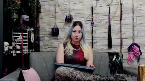 Snapshot of kaziaswart chatting on 01-19-26, 01:42 Miss Kazia online show from 01-19-26, 01:42