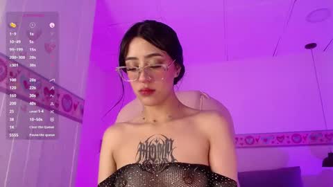 Snapshot of keily_gh1 chatting on 01-09-25, 07:10 KEILY online show from 01-09-25, 07:10