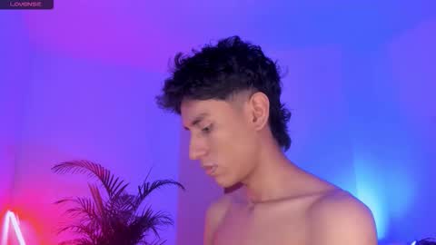 Snapshot of keiner_smith chatting on 09-29-25, 02:27 Alejandro Gonzalez online show from 09-29-25, 02:27