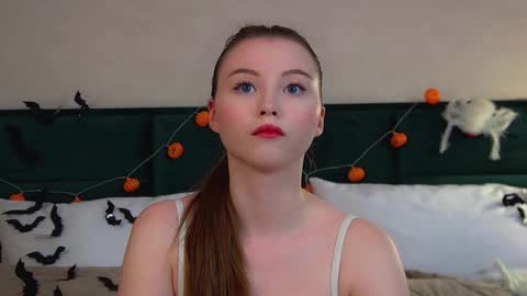 Snapshot of keiraace chatting on 10-21-25, 06:08 Keira online show from 10-21-25, 06:08