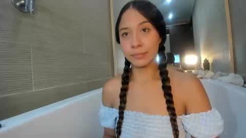 Snapshot of keiry_gonzalez11_aws chatting on 09-19-25, 01:18 keiry_gonzalez11_aws online show from 09-19-25, 01:18