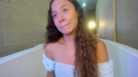 Snapshot of keiry_gonzalez11_aws chatting on 09-21-25, 01:40 keiry_gonzalez11_aws online show from 09-21-25, 01:40