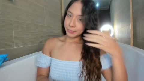 Snapshot of keiry_gonzalez11_aws chatting on 10-29-25, 02:47 keiry_gonzalez11_aws online show from 10-29-25, 02:47