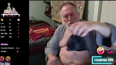 Snapshot of keithobrian chatting on 12-14-24, 05:29 Keithobrian online show from 12-14-24, 05:29