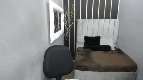 Snapshot of keizy_conte chatting on 12-12-24, 12:12 K E I Z Y online show from 12-12-24, 12:12