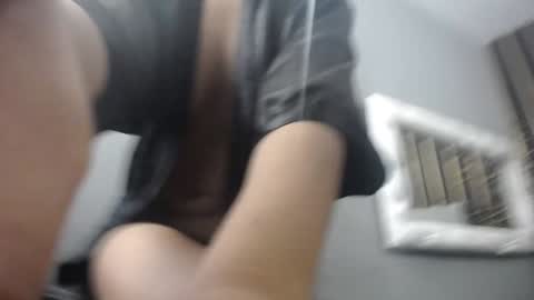 Snapshot of keizy_conte chatting on 12-31-24, 01:19 K E I Z Y online show from 12-31-24, 01:19