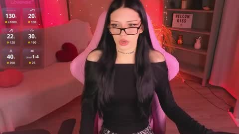 Snapshot of kelly__bunny chatting on 04-17-26, 05:43 Kelly online show from 04-17-26, 05:43