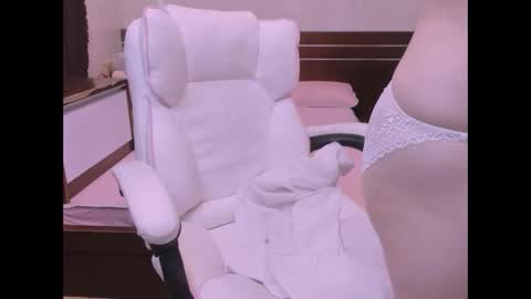 Kelly online show from 04-16-26, 02:56