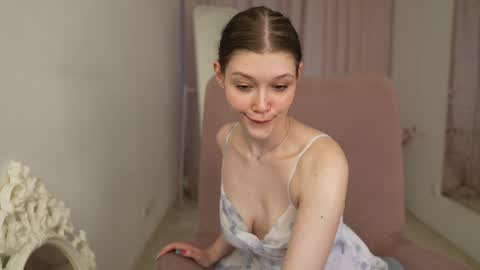 Snapshot of kelly_ember chatting on 01-13-25, 11:41 KELLY online show from 01-13-25, 11:41