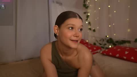 Snapshot of kelly_ember chatting on 09-25-25, 02:32 KELLY online show from 09-25-25, 02:32