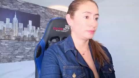Snapshot of kelly_gracee chatting on 05-04-26, 07:21 Kelly online show from 05-04-26, 07:21