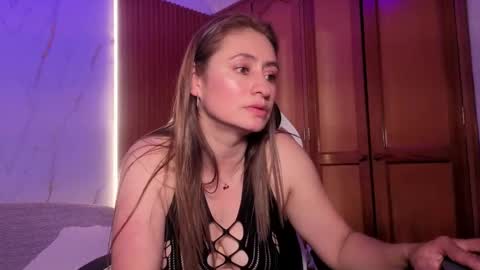 Snapshot of kelly_gracee chatting on 05-11-26, 04:04 Kelly online show from 05-11-26, 04:04