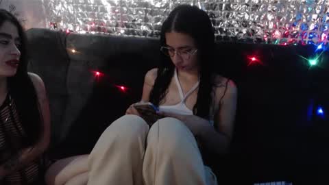 Snapshot of kellyandkataleya chatting on 02-16-25, 02:09 kelly kata Lovense is on PVT ALWAYS OPEN online show from 02-16-25, 02:09
