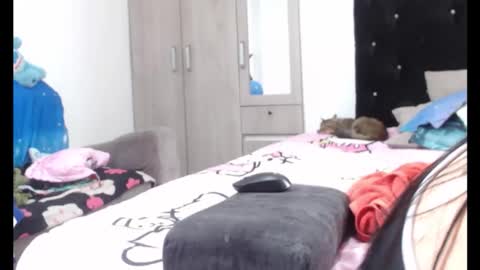 Snapshot of kellyandkataleya chatting on 12-19-25, 08:49 kelly kata Lovense is on PVT ALWAYS OPEN online show from 12-19-25, 08:49