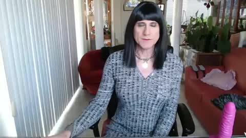 Snapshot of kellyannelynn chatting on 01-22-25, 05:17 kellyanne Lynn but please call me fucktoy online show from 01-22-25, 05:17