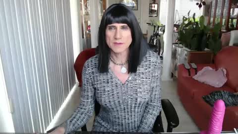 Snapshot of kellyannelynn chatting on 01-22-25, 08:59 kellyanne Lynn but please call me fucktoy online show from 01-22-25, 08:59