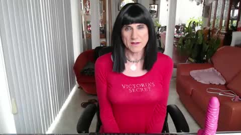 Snapshot of kellyannelynn chatting on 02-08-25, 05:18 kellyanne Lynn but please call me fucktoy online show from 02-08-25, 05:18