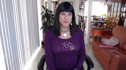 Snapshot of kellyannelynn chatting on 10-11-25, 04:27 kellyanne Lynn but please call me fucktoy online show from 10-11-25, 04:27