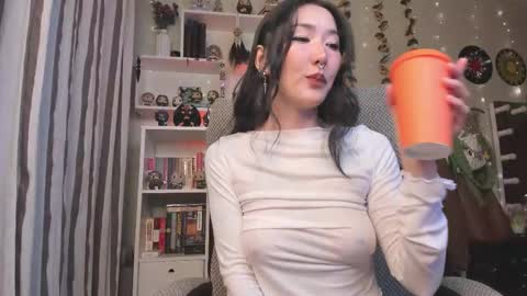 Snapshot of kellyasian chatting on 11-12-25, 06:25 Leia online show from 11-12-25, 06:25