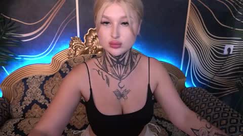 Snapshot of kellybabbe chatting on 09-20-25, 12:06 Kelly online show from 09-20-25, 12:06