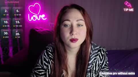 Snapshot of kellycrystall chatting on 09-28-25, 09:14 kellycrystall online show from 09-28-25, 09:14