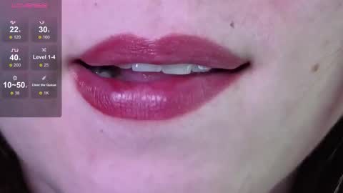 Snapshot of kellycrystall chatting on 10-18-25, 06:16 kellycrystall online show from 10-18-25, 06:16