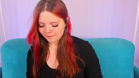 Snapshot of kellyfiery chatting on 11-27-25, 07:43 Kellyfiery online show from 11-27-25, 07:43