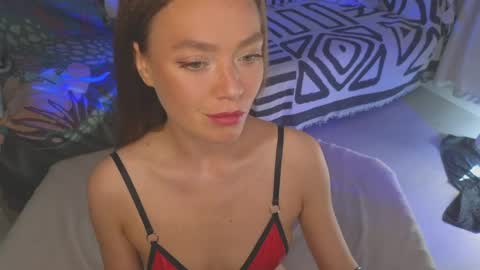 Snapshot of kellyfouler chatting on 06-05-26, 05:25 KellyFouler online show from 06-05-26, 05:25