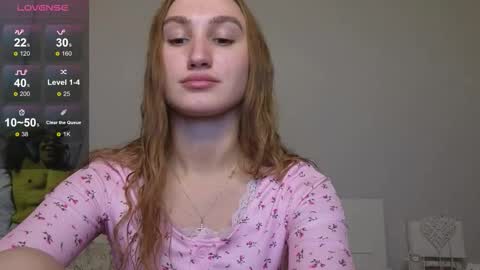 Snapshot of kellykeat chatting on 09-30-25, 06:57 Princess Kelly online show from 09-30-25, 06:57