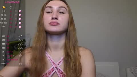 Snapshot of kellykeat chatting on 10-09-25, 08:40 Princess Kelly online show from 10-09-25, 08:40