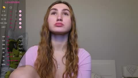 Snapshot of kellykeat chatting on 11-17-25, 10:37 Princess Kelly online show from 11-17-25, 10:37