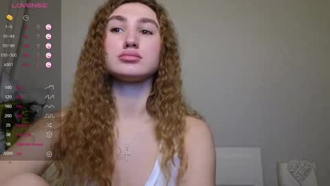 Snapshot of kellykeat chatting on 11-30-25, 05:11 Princess Kelly online show from 11-30-25, 05:11