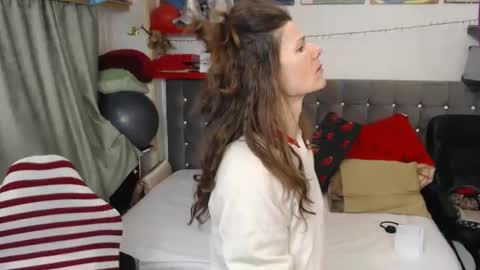 Snapshot of kellynumber chatting on 02-21-26, 06:42 kelly online show from 02-21-26, 06:42