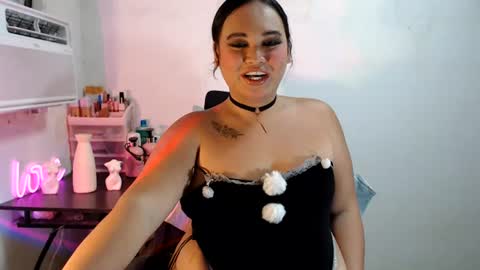 Snapshot of kellys_hot_assxx chatting on 07-19-26, 01:15 KELLY MCDOLEN online show from 07-19-26, 01:15