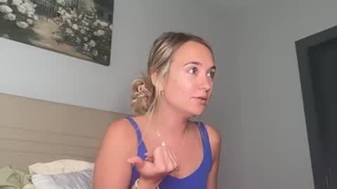 Snapshot of kelseyblu chatting on 05-09-26, 11:21 Kelsey Blu online show from 05-09-26, 11:21