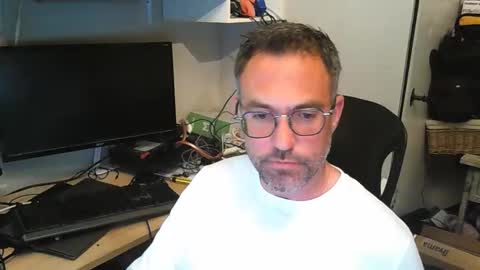 Snapshot of kelvin06133 chatting on 04-12-26, 09:20 kelvin06133 online show from 04-12-26, 09:20