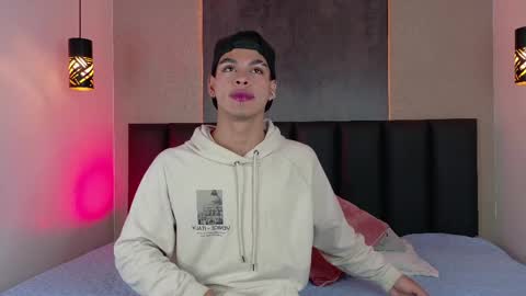 Snapshot of ken_boy_ chatting on 02-22-25, 03:01 online show from 02-22-25, 03:01