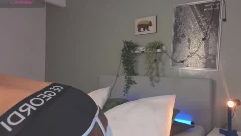 Snapshot of ken_boy_ chatting on 09-20-25, 11:44 online show from 09-20-25, 11:44