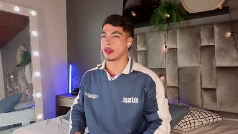 Snapshot of ken_boy_ chatting on 10-09-25, 02:53 online show from 10-09-25, 02:53