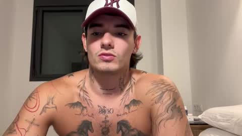 luis carlos esteban online show from 10-25-25, 03:51